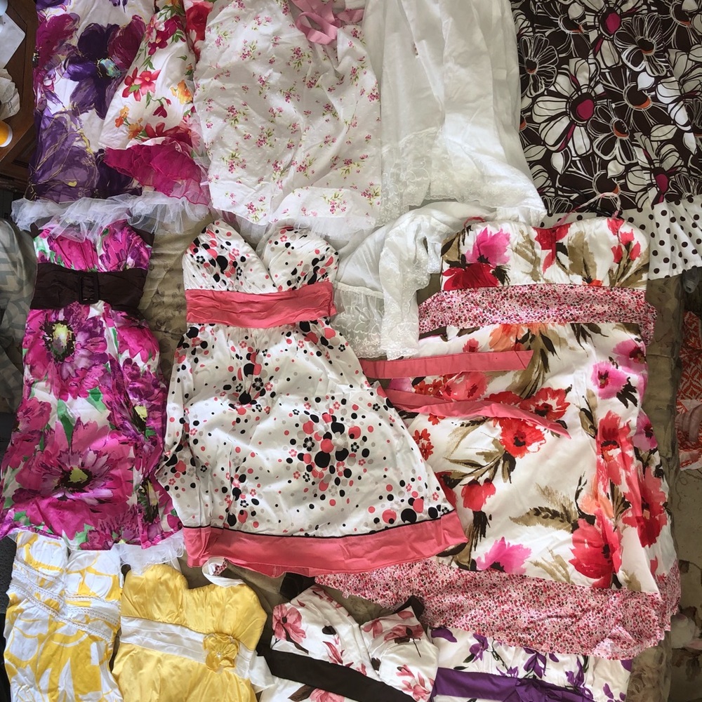 12 Beautiful dresses Woman size Small gently used